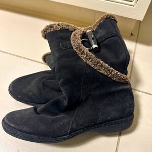Stuart Weitzman fleece lined boots